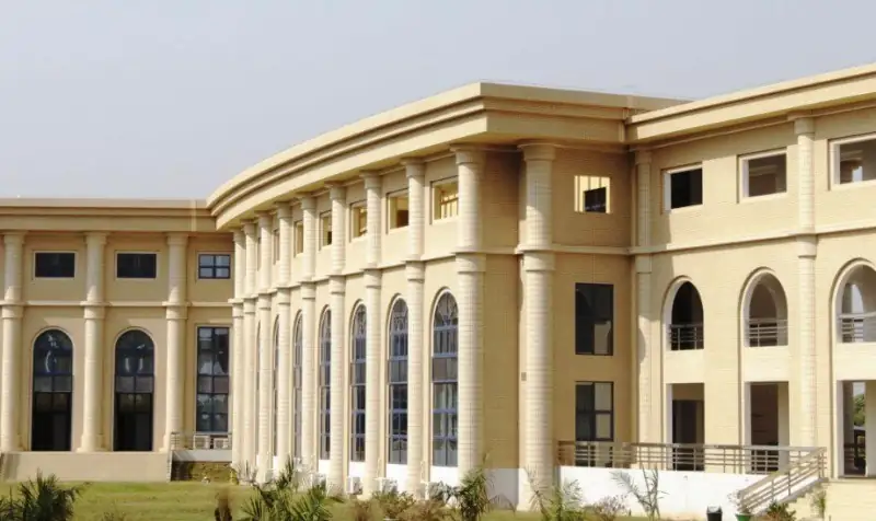 Quel est la différence entre le régime présidentiel et le régime parlementaire au Togo