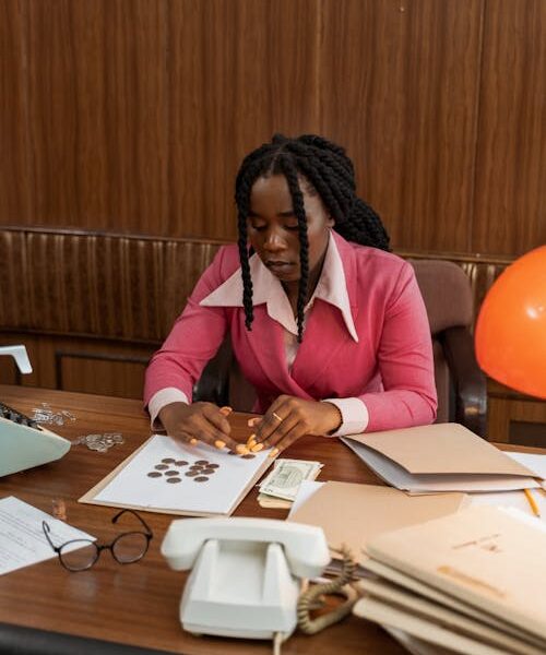 loi microfinance Togo 2026 - épargnants devant une institution de microfinance