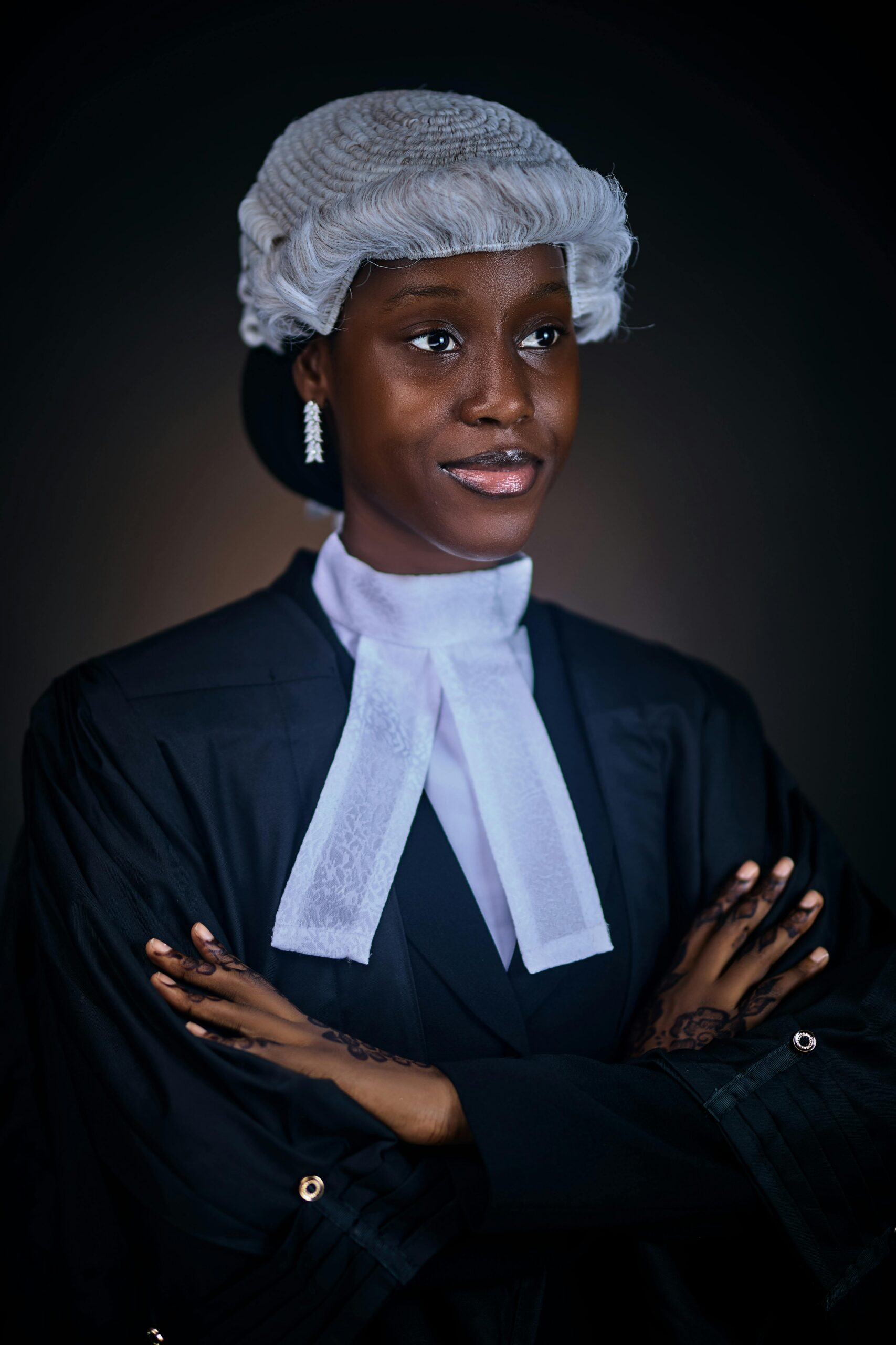 Avocate africaine en toge - droit à un avocat en détention préventive Togo