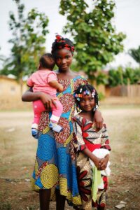 garde enfants divorce Togo - mère africaine avec ses enfants