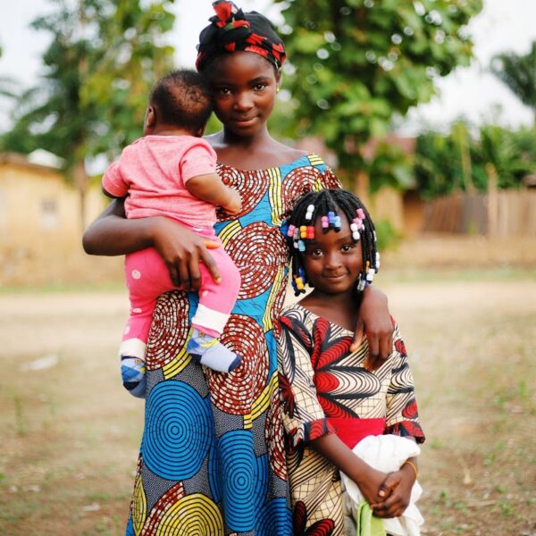 garde enfants divorce Togo - mère africaine avec ses enfants
