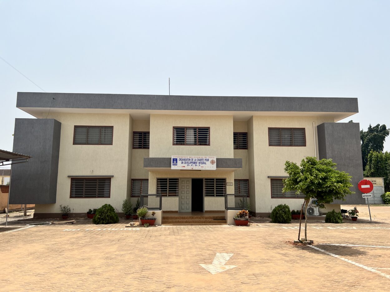 Droit du travail Togo : bureau OCDI-Caritas siège national Lomé