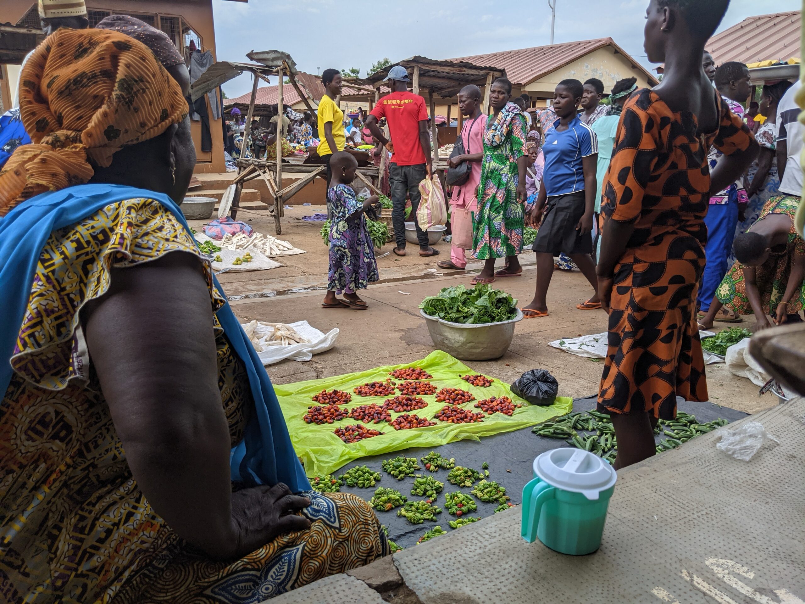 BCEAO e-commerce Togo 2026 - Commercante togolaise marche Blitta paiement mobile money UEMOA