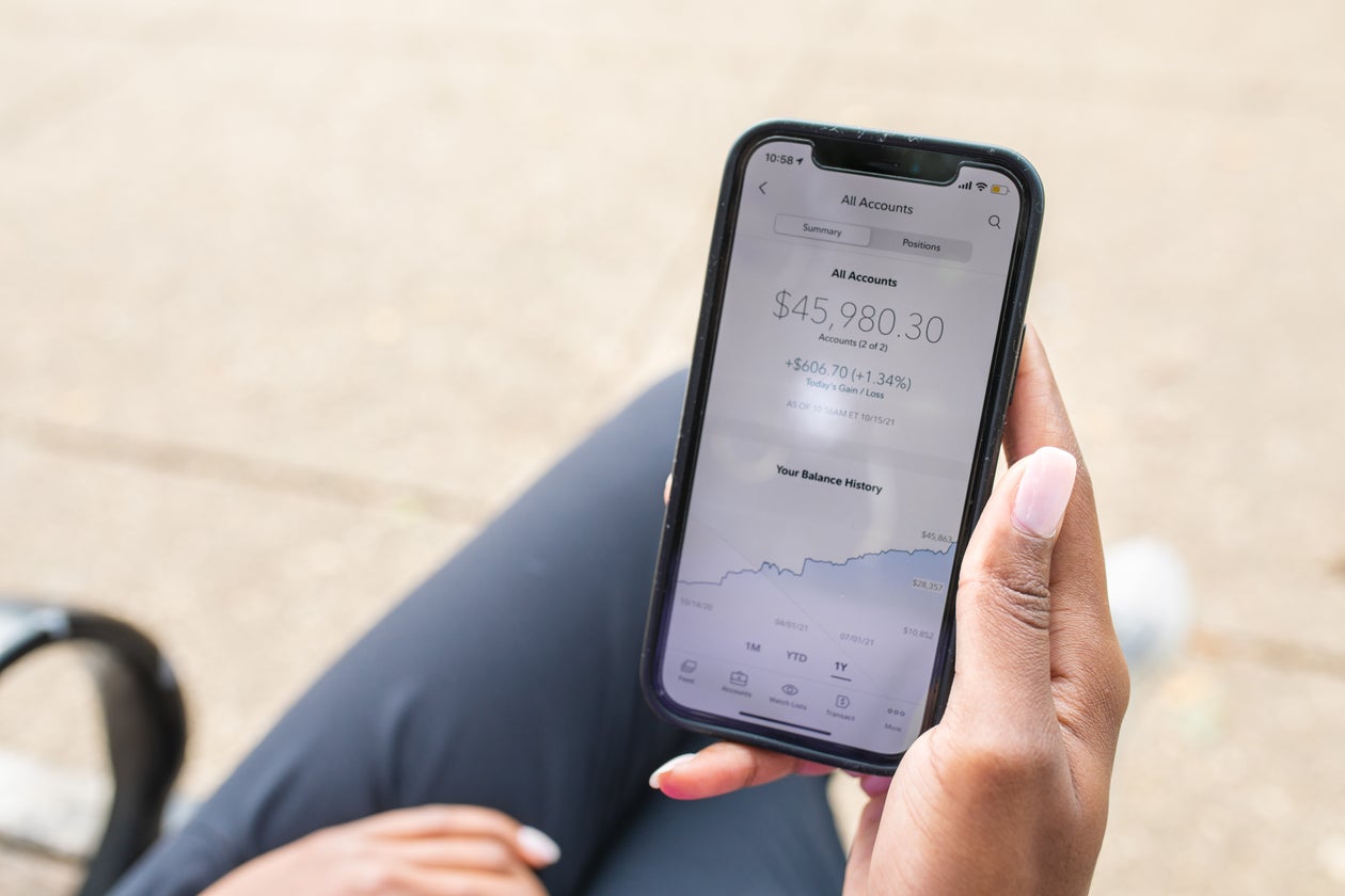 recouvrement créances OHADA Togo : saisie-attribution bancaire smartphone fintech