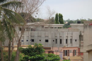permis de construire Togo : maison à étage en construction