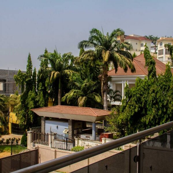 Loyer impaye Togo : quartier residentiel de villas louees