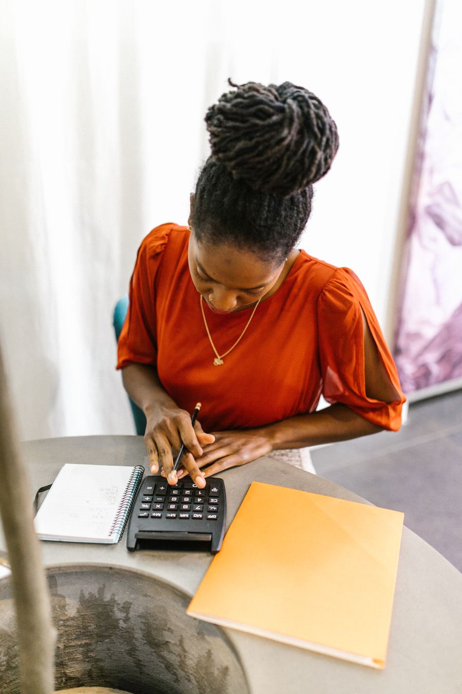 Vérifier sa catégorie professionnelle et sa prime d'ancienneté sur son bulletin au Togo
