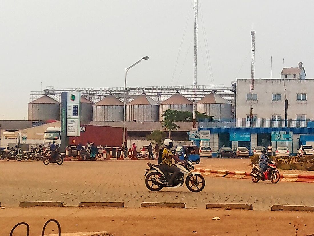 Convention collective applicable au Togo : entreprise industrielle en activité à Lomé, comprise dans le champ de la convention interprofessionnelle